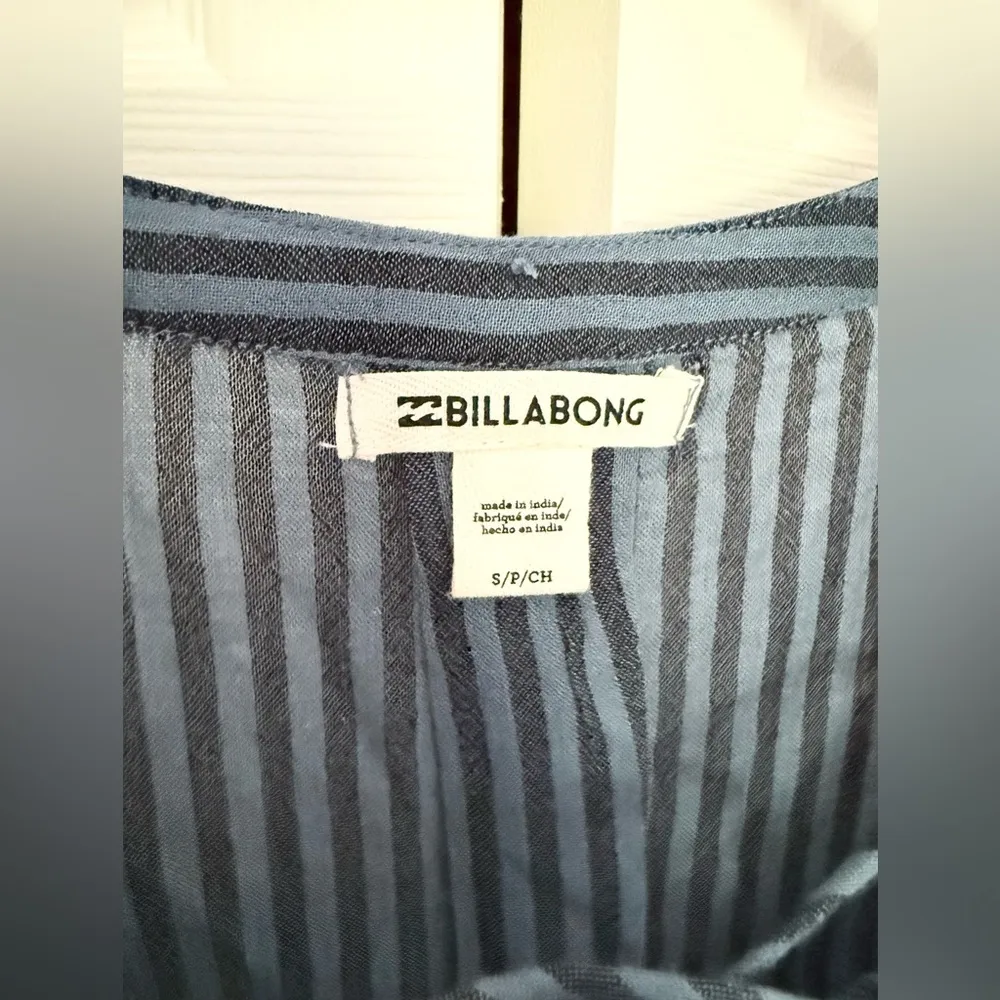 Billabong Finding Happiness Shirt Blouse Striped Lace Up Top Size Small - Image 5