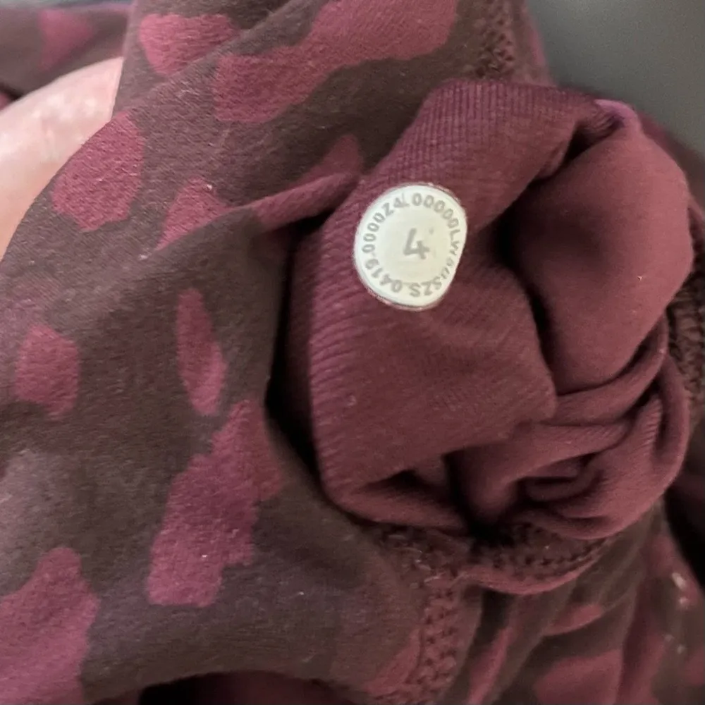 LULULEMON Align High Rise Burgundy Print Leggings. Size 4. EUC - Image 6