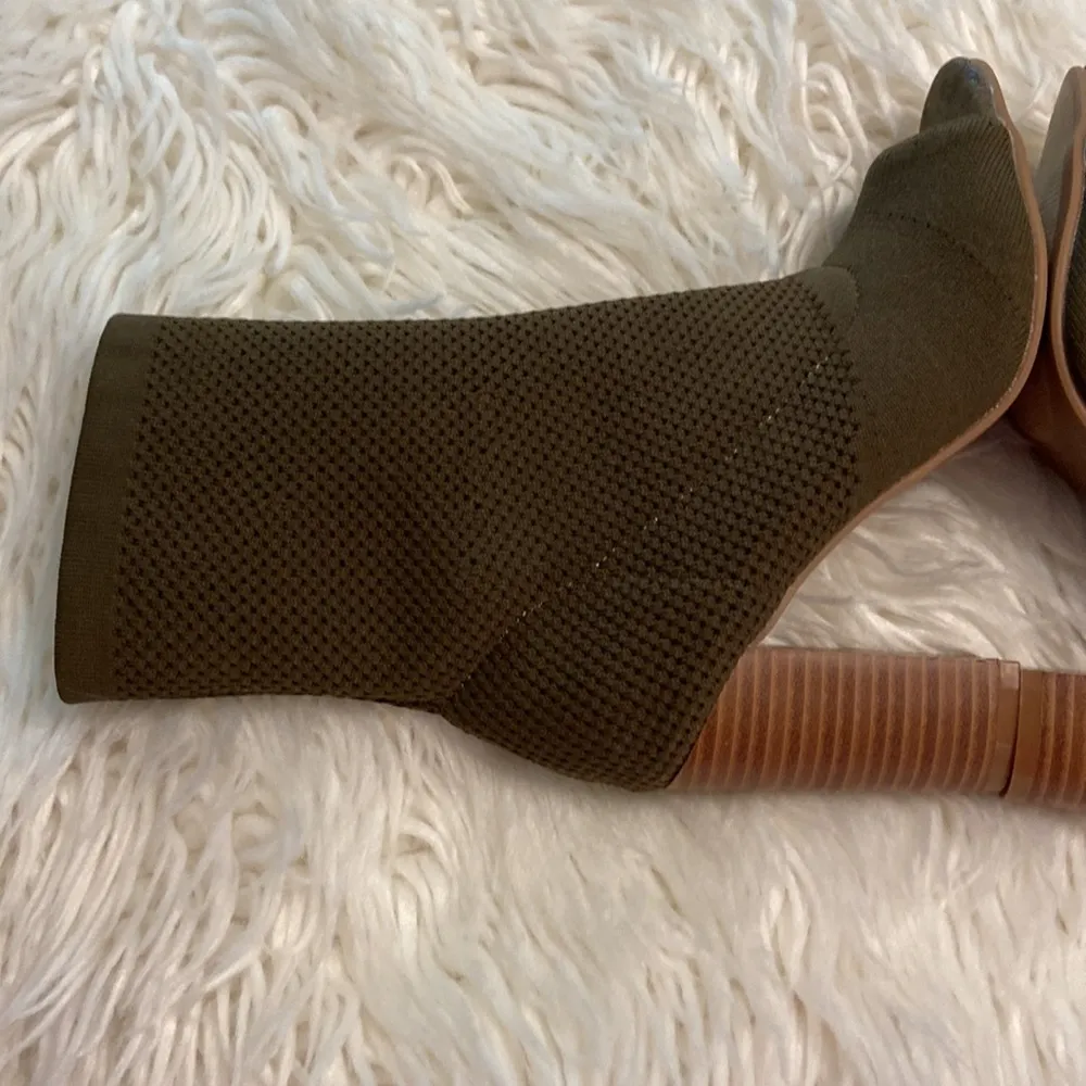 Charlotte Russe open toes booties size 6 excellent condition dark green color - Image 13