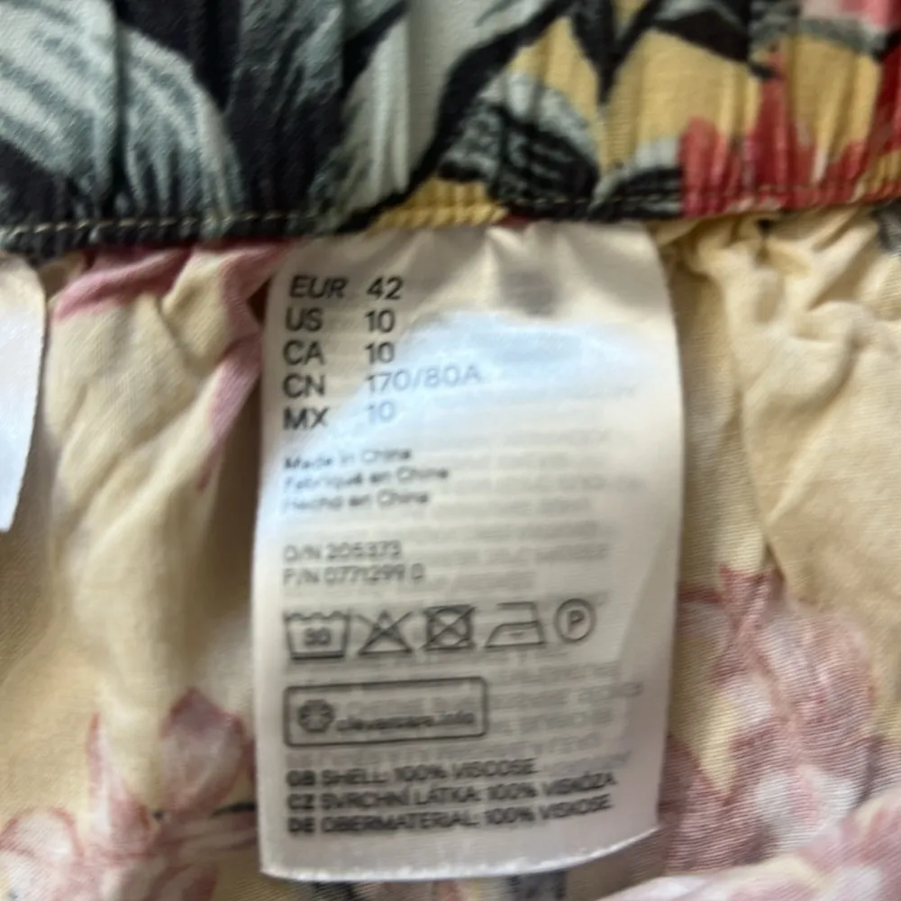 Floral Yellow Skirt Size 10 - Image 5