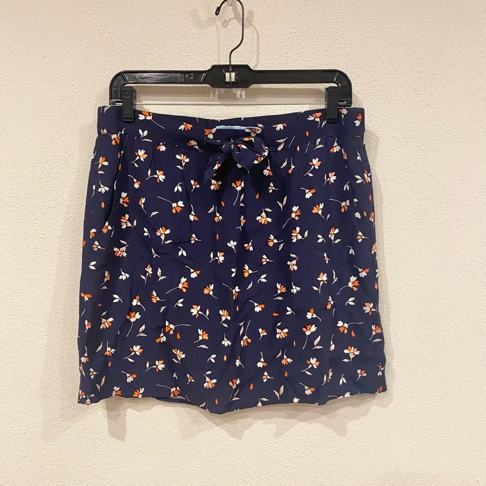 Draper James Pull On Floral Skirt Size Small EUC - Image 2