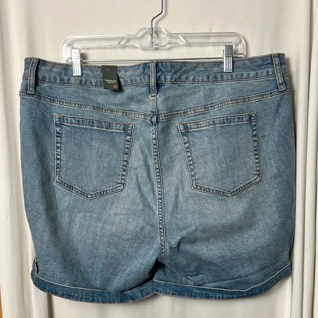 NWT Torrid 5 Inch Vintage Stretch Distressed  Short Size 20 - Image 3