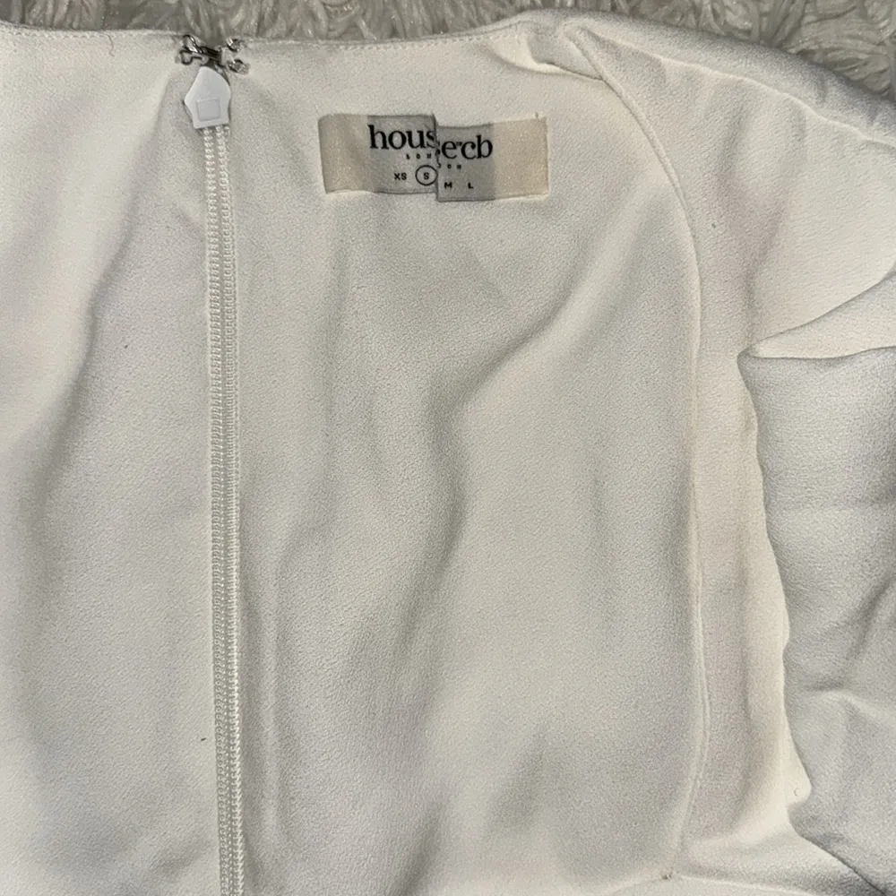 NWOT HOUSE OF CB Danica White Cutout Bodysuit long sleeves sz S - Image 7