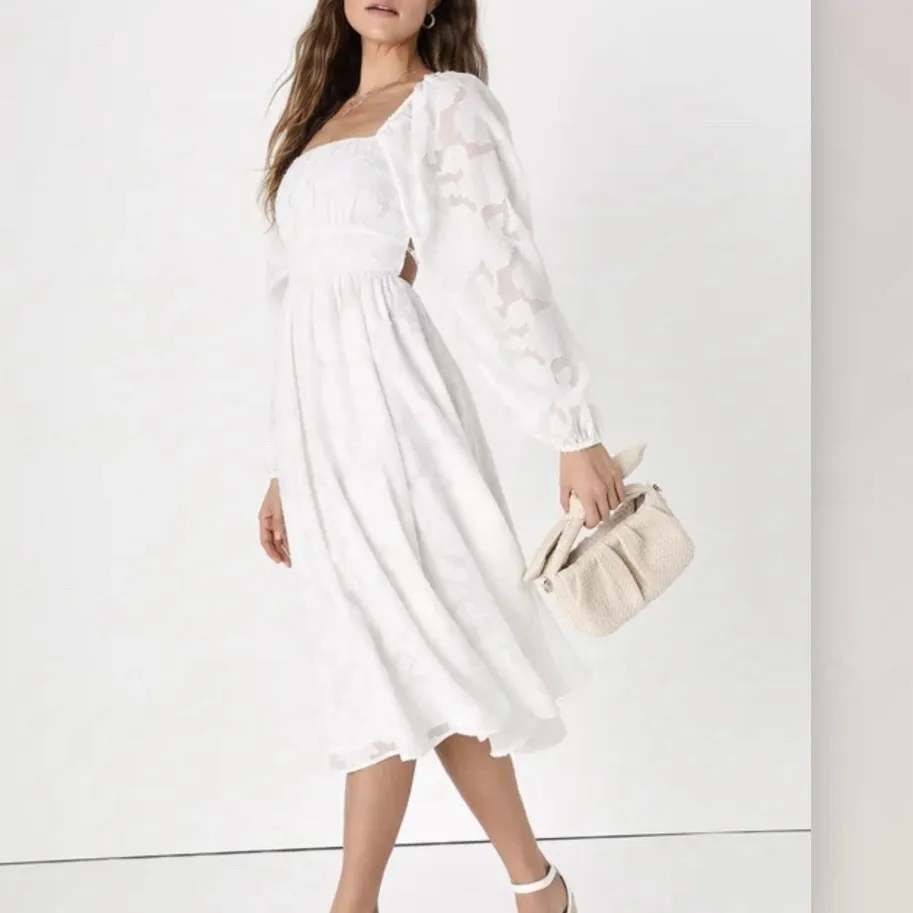 NWT Lulus Flirtatious Nature White Floral Jacquard Lace Up Midi Dress Size LARGE - Image 2