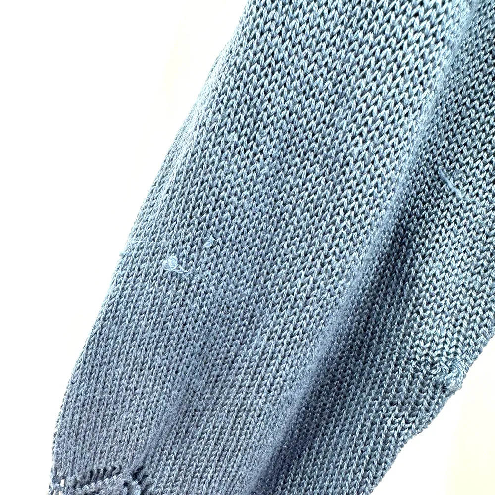 Lane Bryant size 14/16 blue lightweight sweater crochet hem accent slight v neck - Image 4