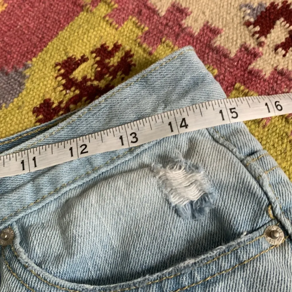 UO BDG Girlfriend High Rise Denim Shorts (Sz 28) Light Wash Distressed Blue Jean - Image 10