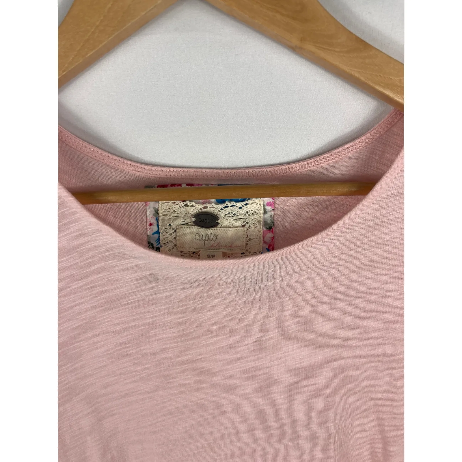 Cupio Ruffle Sleeve Pink Tshirt Size Small - Image 3