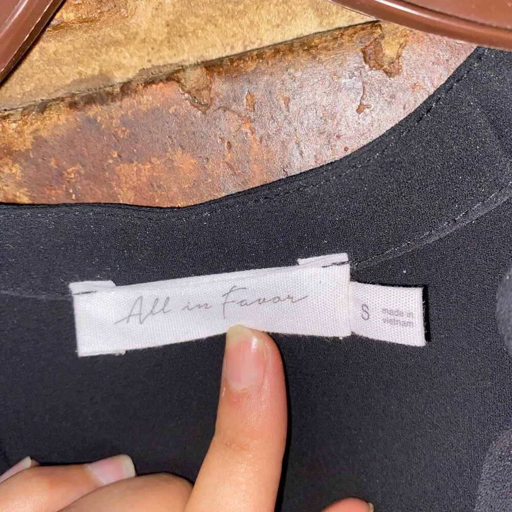 All In Favor Black Chiffon 3/4 Sleeve Roll Tab V-Neck Popover Blouse Size Small - Image 5