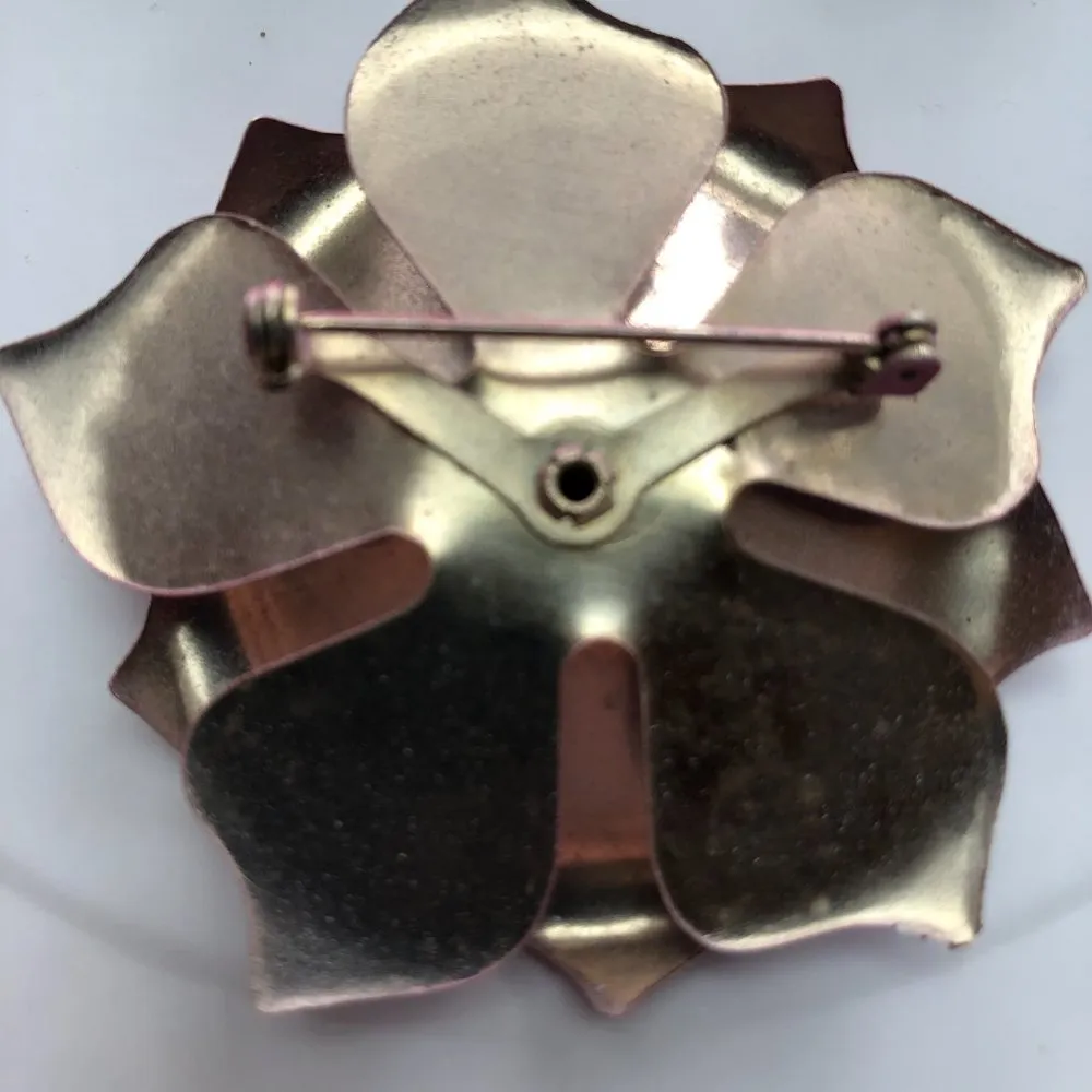 Vintage Metal Layered Flower Brooch and Ear Clips Red 2 1/4" x 2 1/4" + 1.5" Set - Image 4