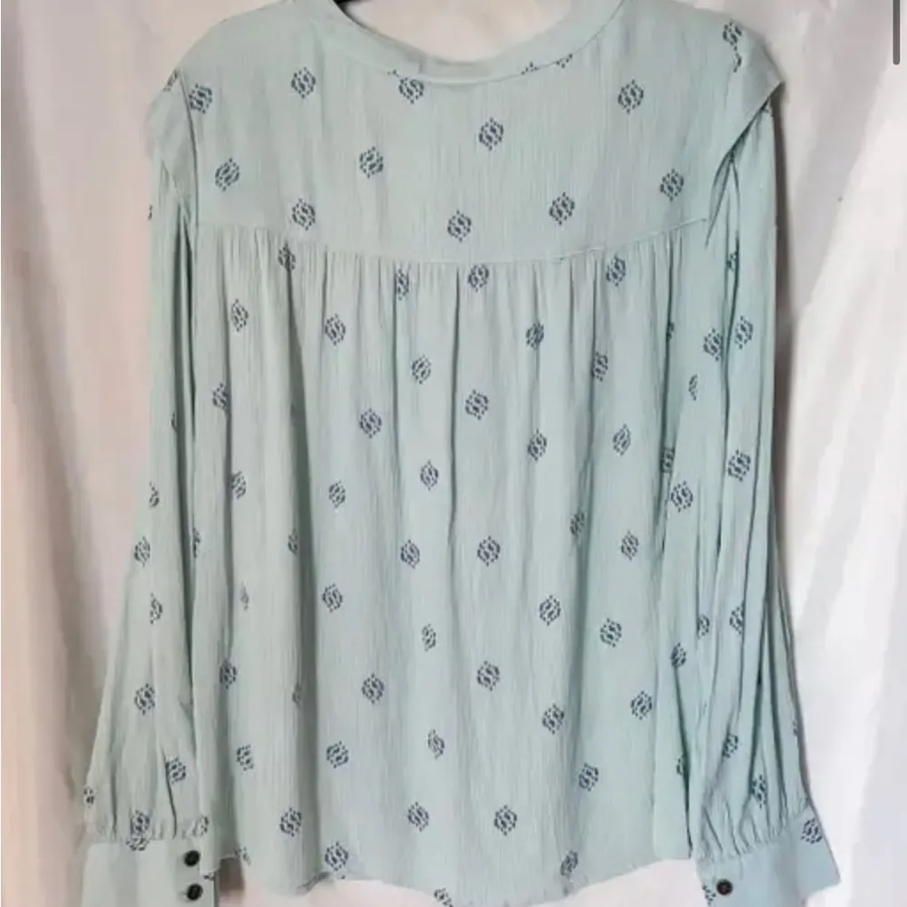Long sleeve aqua split crew neck peasant top size XXL - Image 6