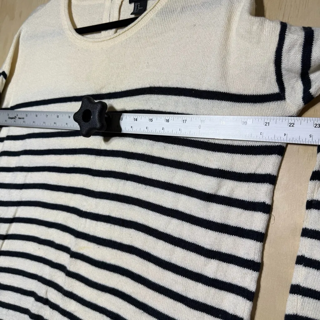 H&M Women Medium Striped Knit Sweater Cream Black Long Sleeve Back Zip - Image 4