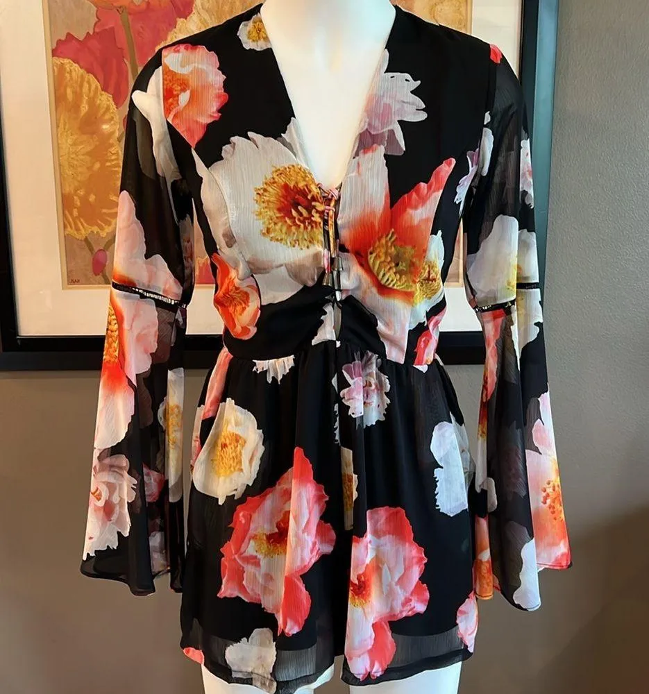 GB Gianni Bini Black Floral V-Neck Lace Up Bell Sleeve Romper Size Small - Image 2