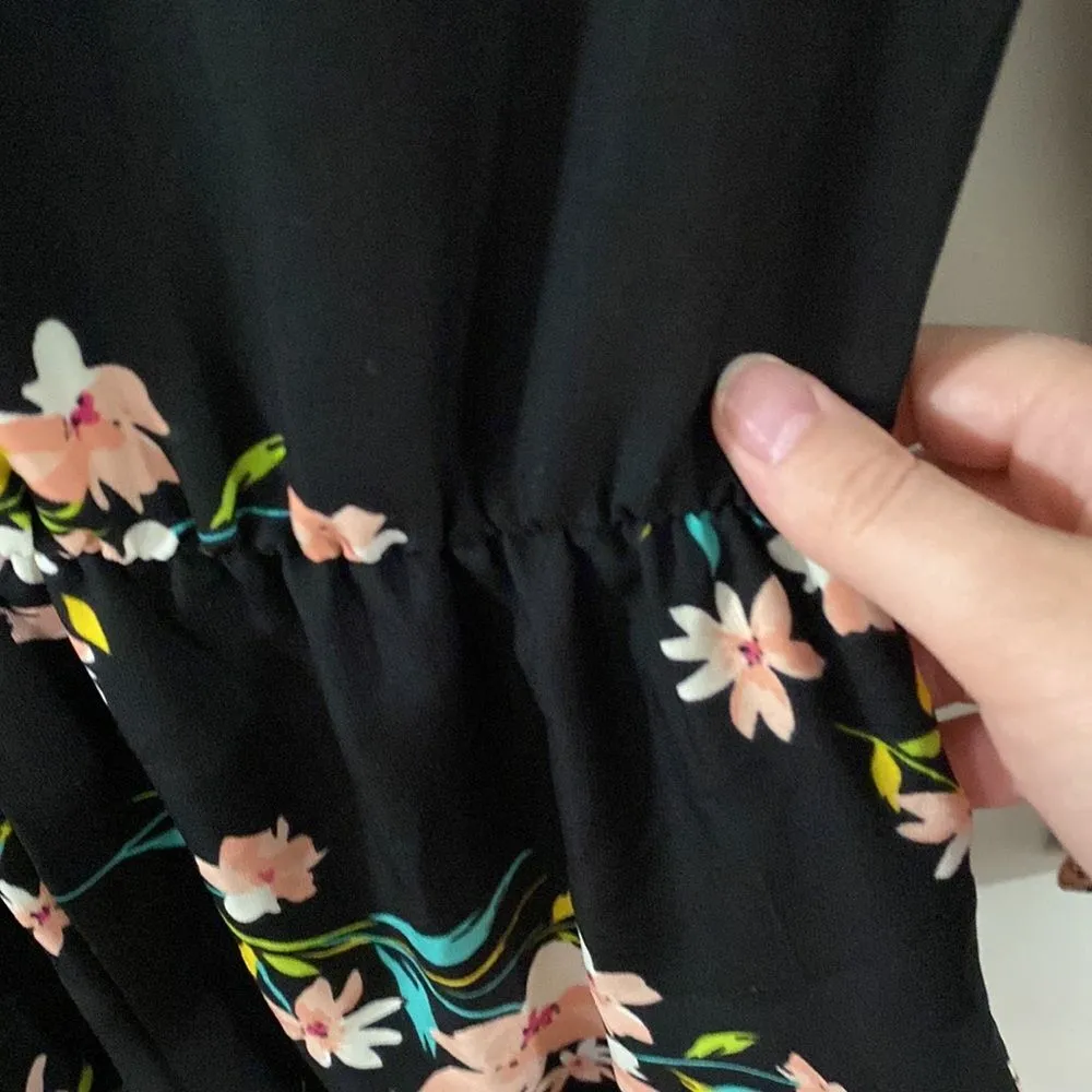 Urban Outfitters Pins & Needles floral keyhole back ruffled long sleeve size S - Image 8