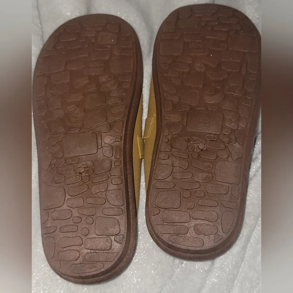 NWOB Women's Suede Clogs Leather Mules Size 38 (8) Tan - Image 2