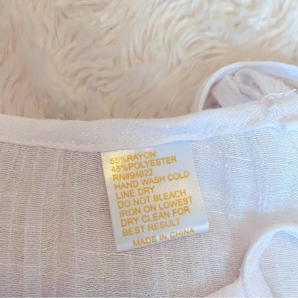 Azúcar Boutique White Crochet Appliqué Resortwear Off Shoulder Top Size M - Image 10