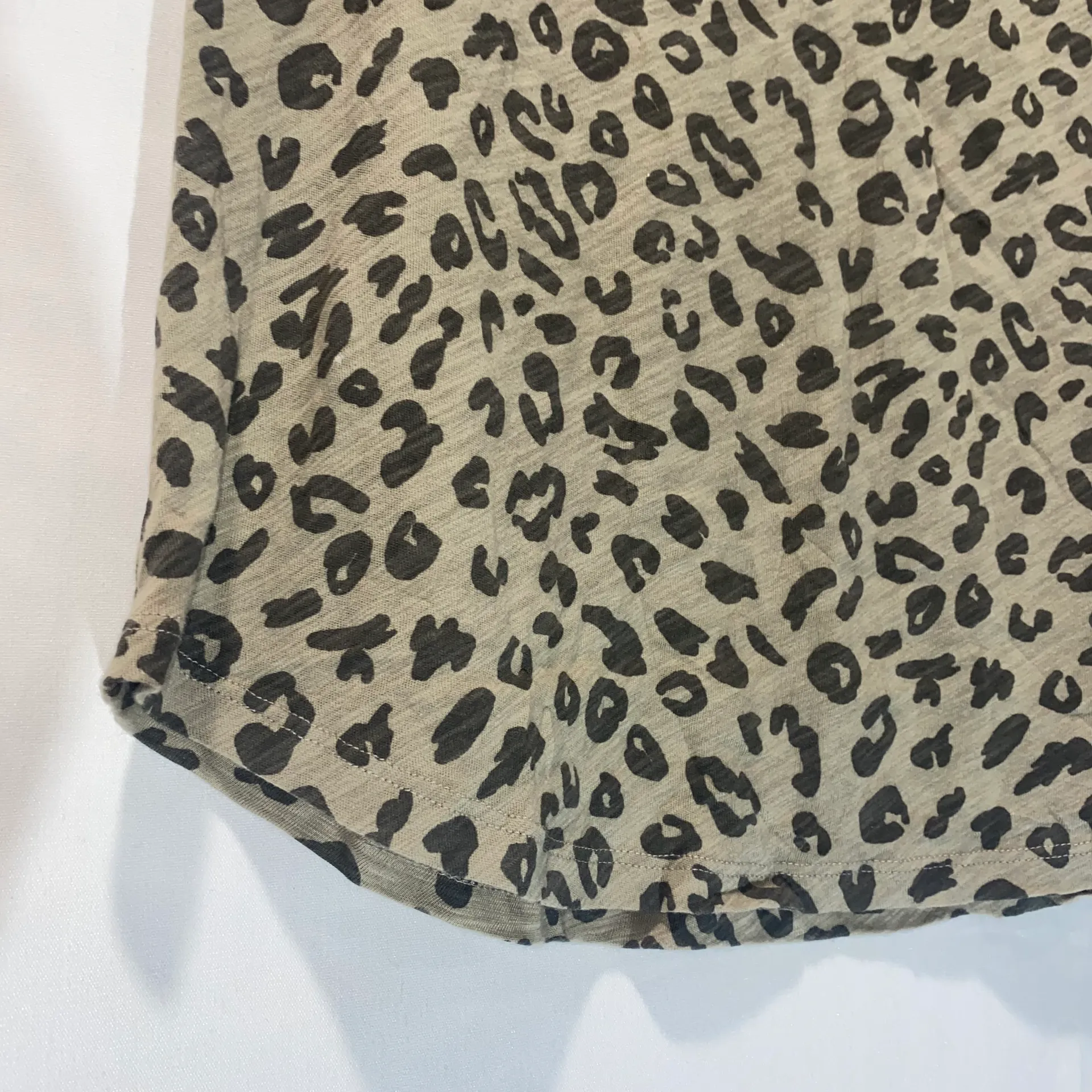 Animal Print Tee Women’s Medium - Image 3