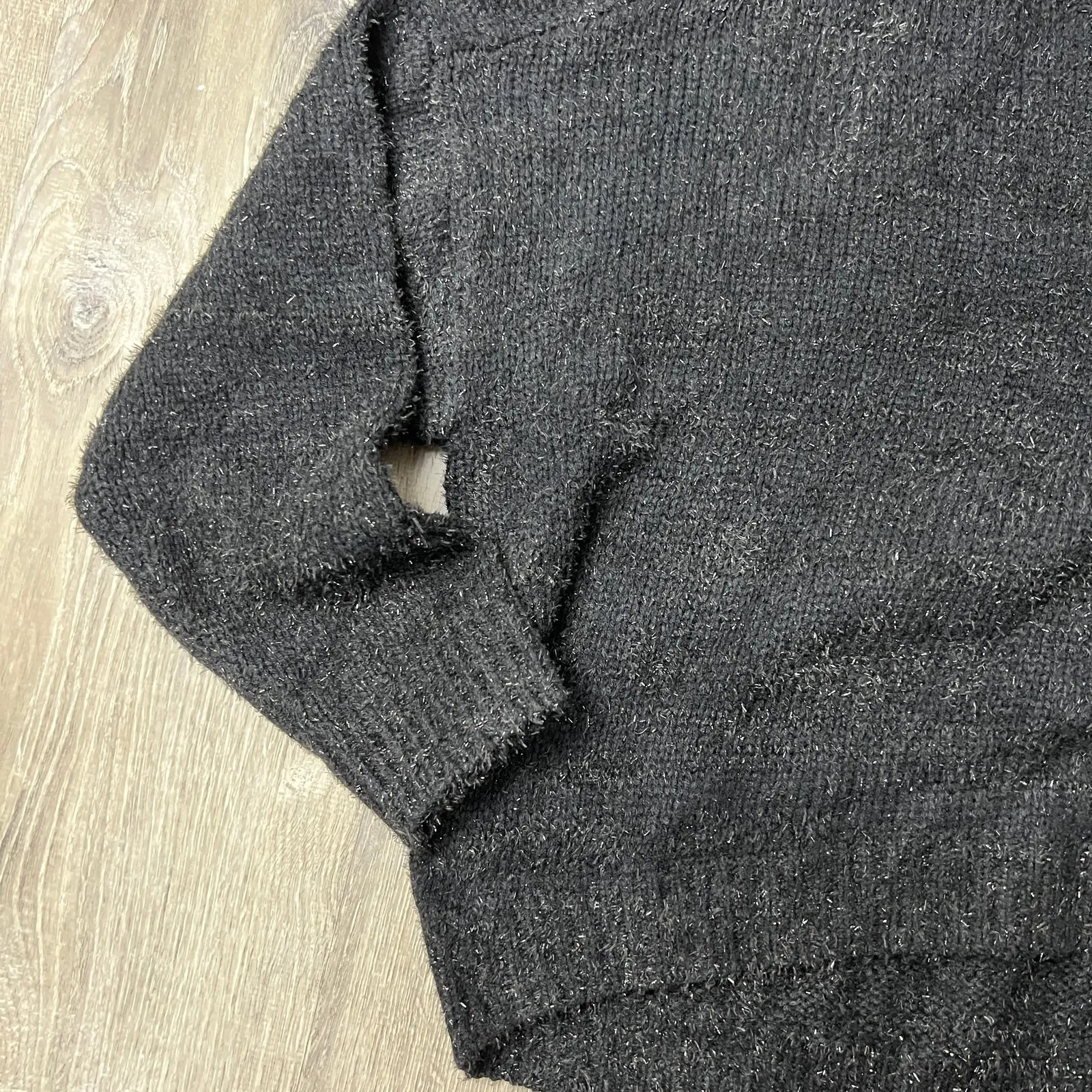 Wild Fable Women's Black Long Sleeve Crewneck Tinsel Sweater - Size Large - NWT - Image 5