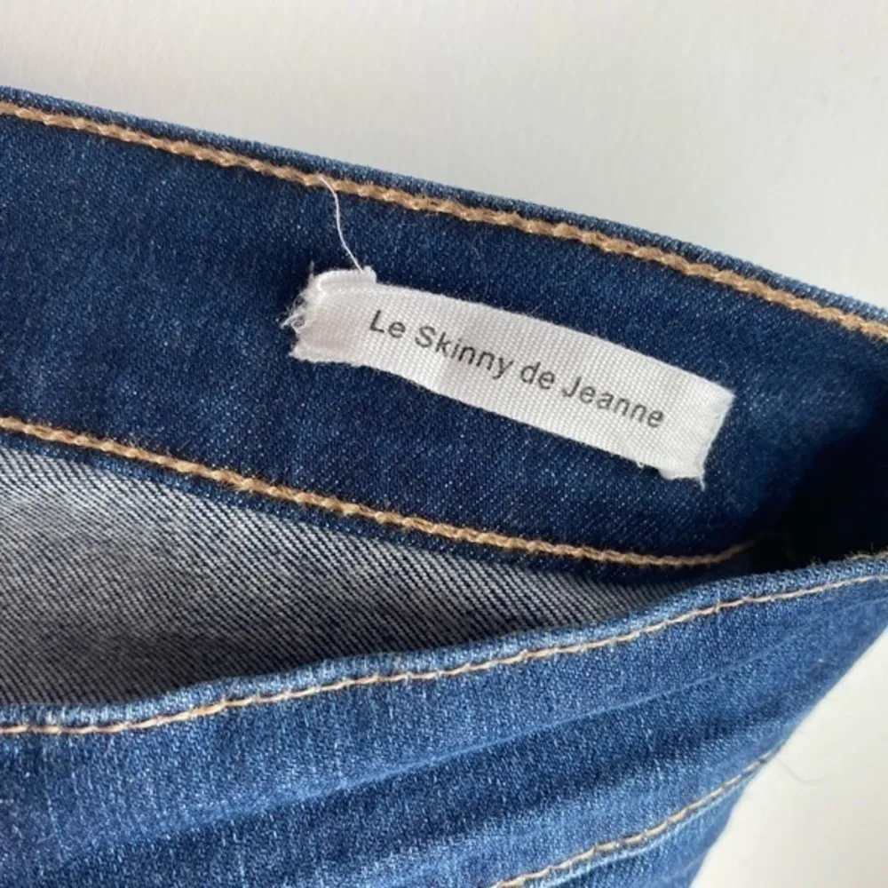 Frame • Le Skinny De Jeanne Blue Skinny Jeans - Image 90