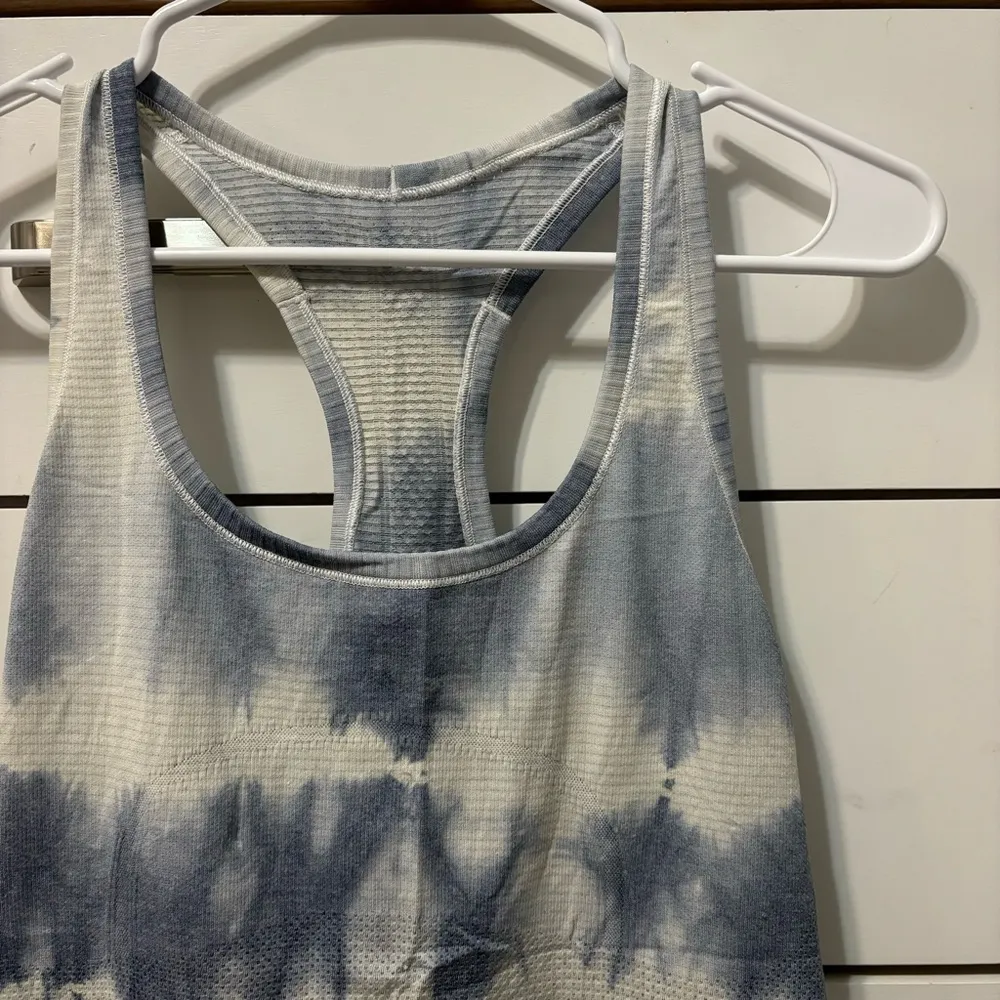 Lululemon Swiftly Tech Racerback
Heathered Silver Fox - Image 5