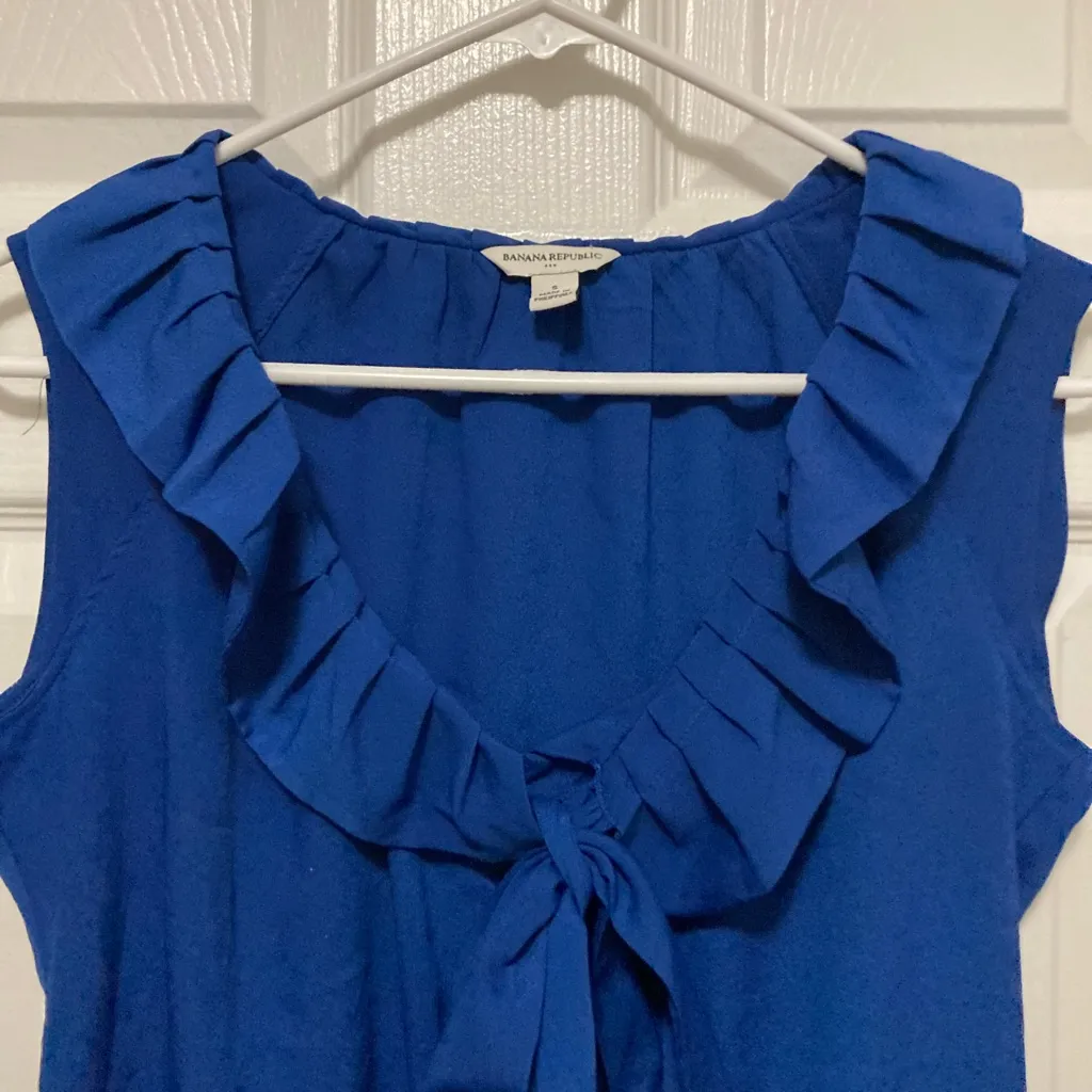 Banana Republic Royal Blue Deep V Neck Sleeveless Button Down Blouse - Image 5