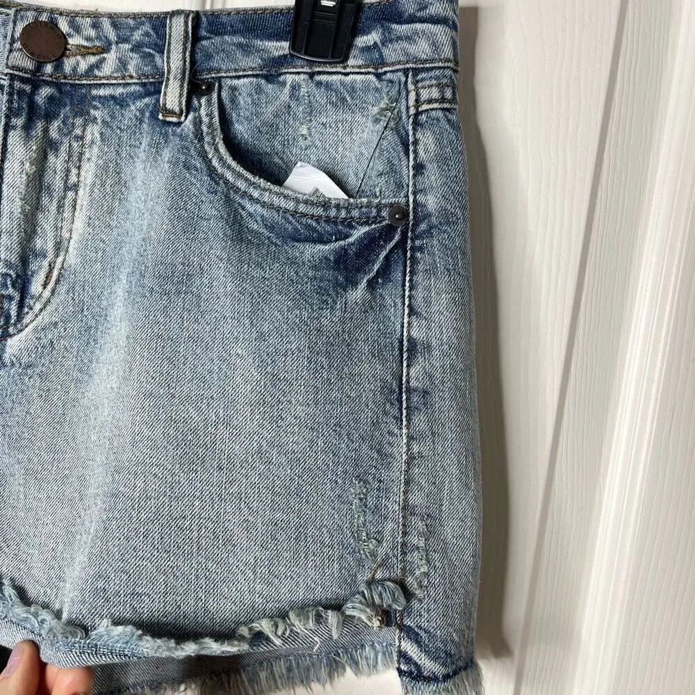 NWT O’Neill High Rise Marina Cutoff Frayed Hem Jean Shorts - 28 - Image 6