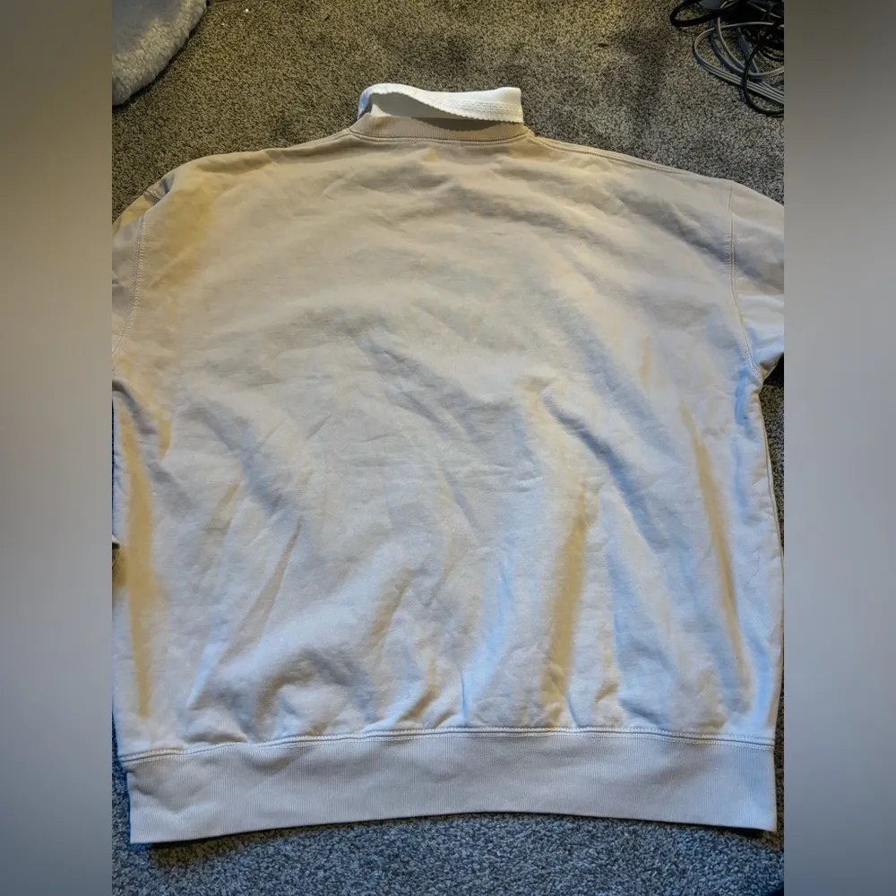 Brandy Melville Collared Sweatshirt - Image 3