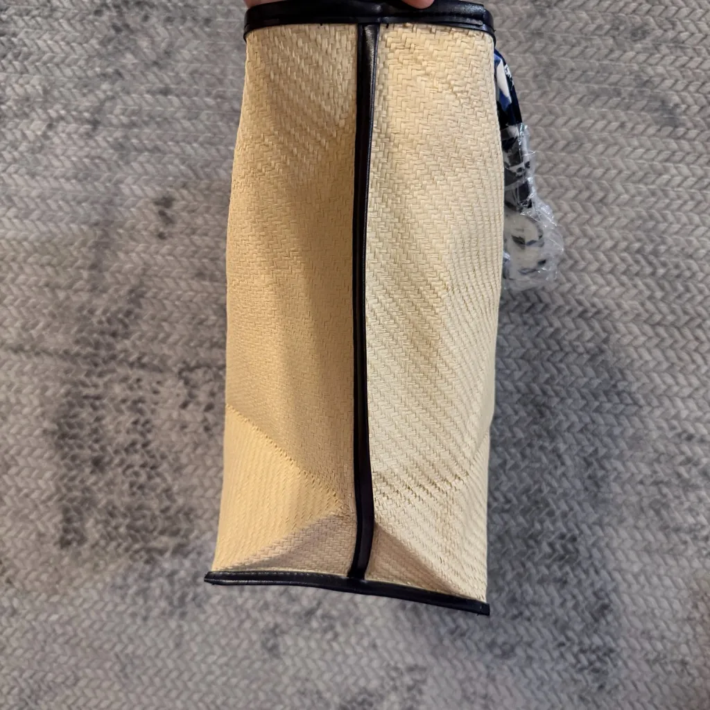 NWOT Oscar de la Renta Woven Straw Travel Tote with scarf handles - Image 7