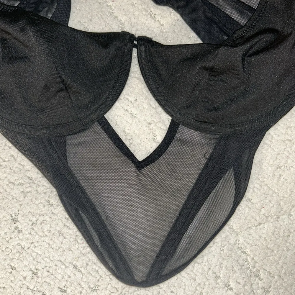 NWT  Size S Sheer Black Long Sleeve Crop - Image 11