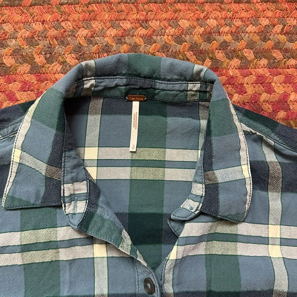 FREE PEOPLE BLUE GREEN PLAID FLANNEL BUTTON UP LONG SLEEVE - Image 5