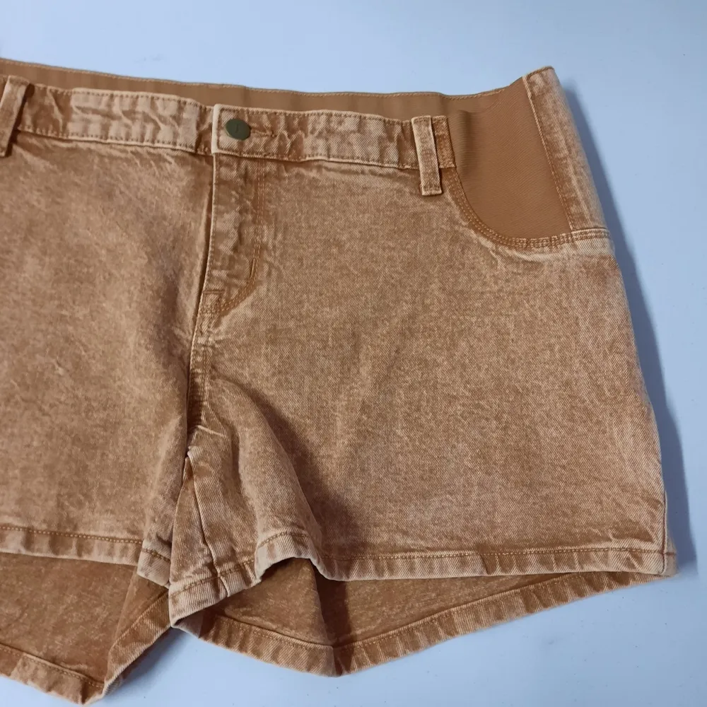 Isabel Maternity Highest Rise Midi Shorts Size 14 - Image 2