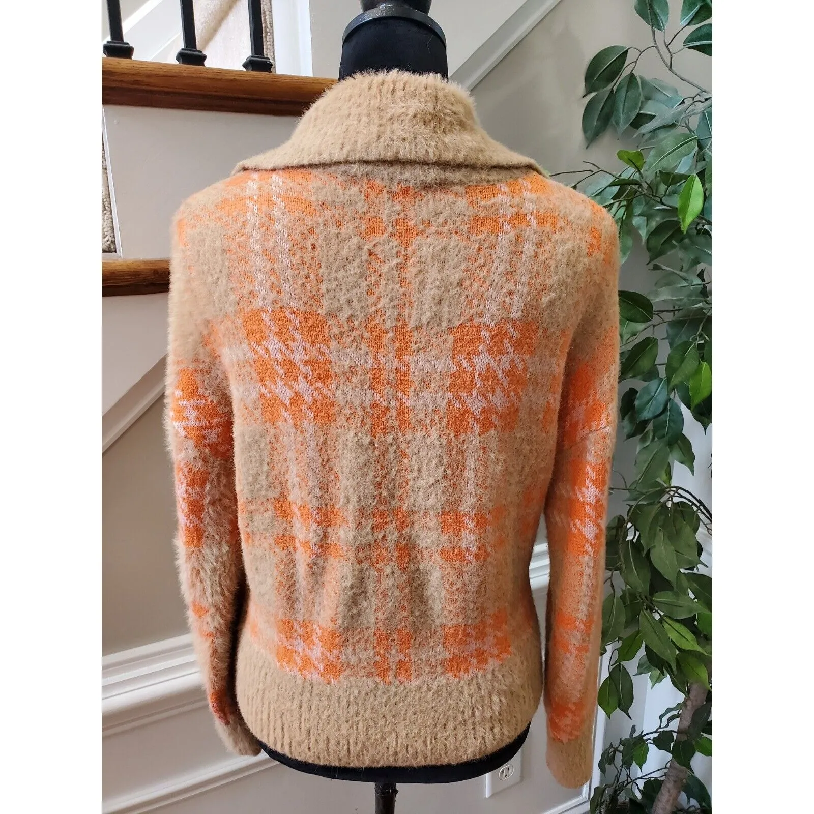 Broadway Women's Beige Acrylic Collared Long Sleeve Pullover Sweater Size Large - Image 3