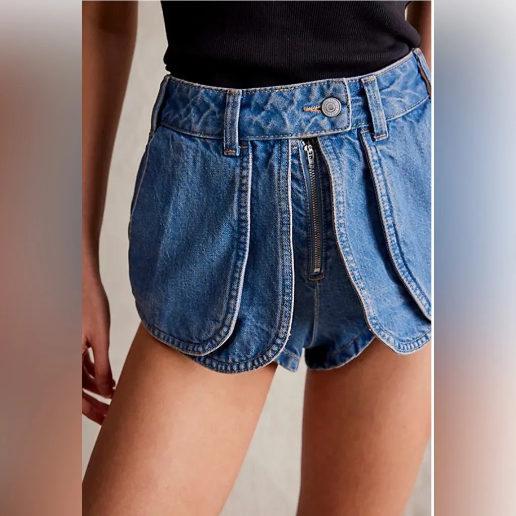 We the Free We The Free Prince Street Denim Shorts NWT Varsity Brews Size 25 - Image 3