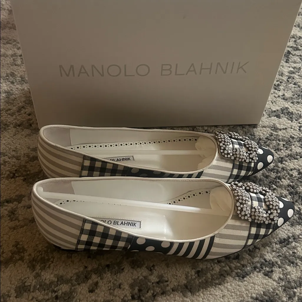 Manolo Blahnik Hangisi Flat Patches Jewel Buckle Classic Ballet size 39 - Image 3