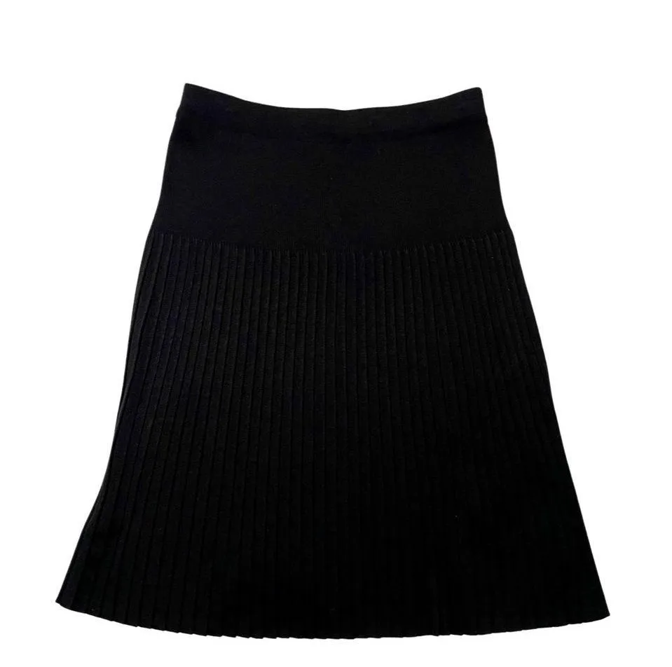 NWOT Exclusively Misook Black Acrylic Pleated Skirt - Image 3