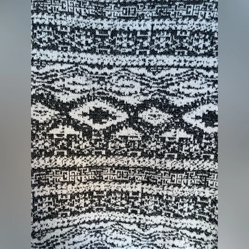 Knox Rose Cardigan Large Aztec Print - Image 4