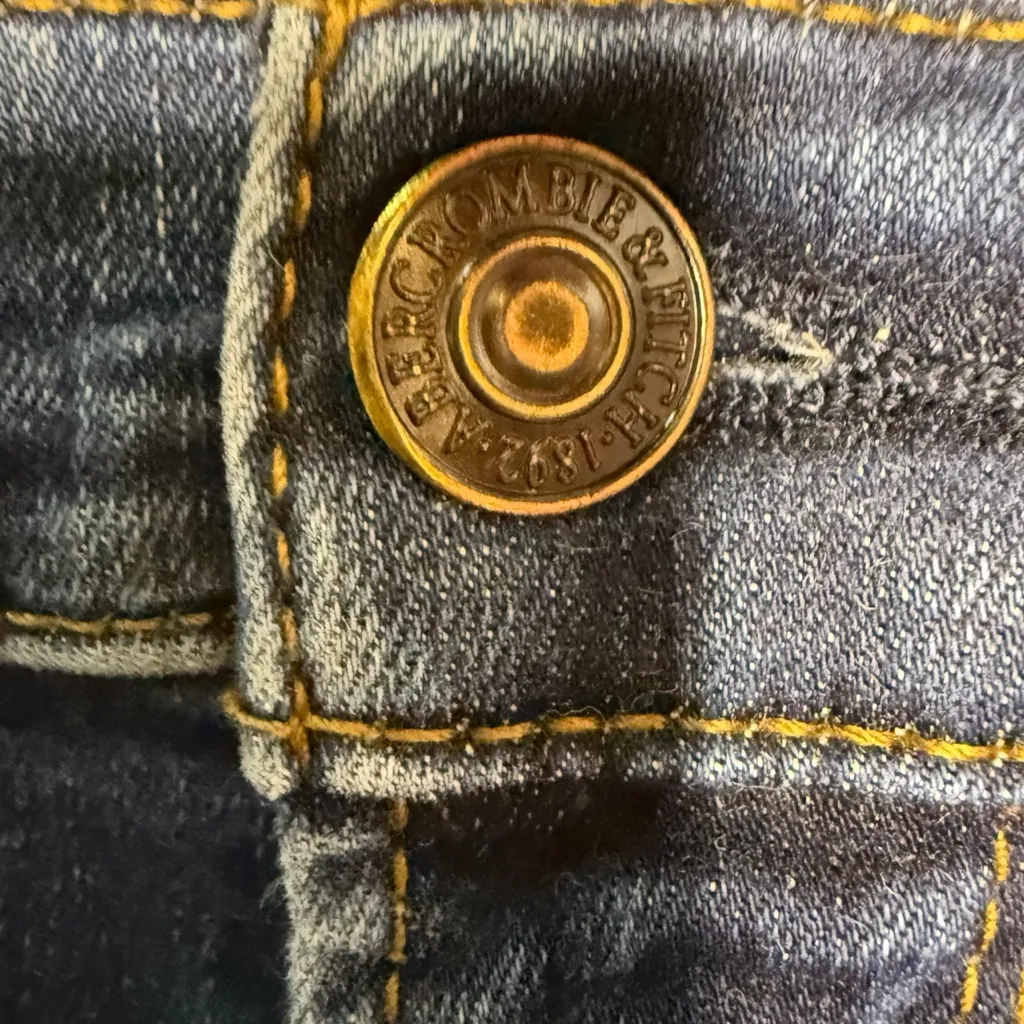 Abercrombie and Fitch Ultra High Rise Super Skinny Ripped Dark Wash Jeans Size 6 - Image 4