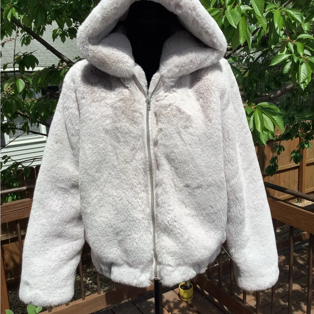 Modern faux fur jacket 🌸NWOT - Image 5