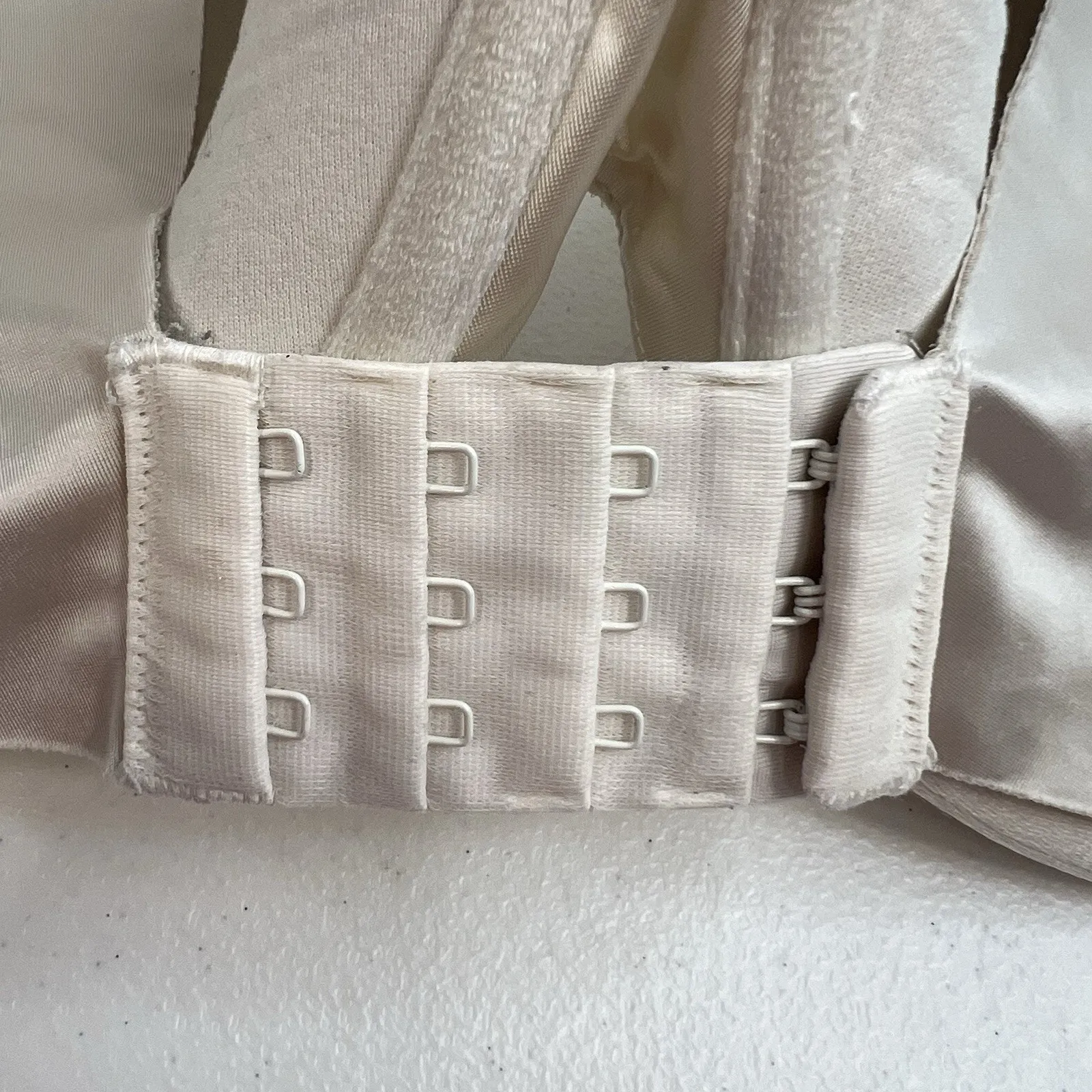 Secret Treasures 36DD Back Smoothing Lace Push Up Bra Underwire Cream ST382 - Image 6