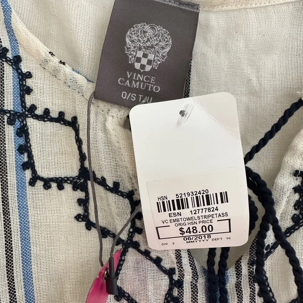 Vince Camuto top - Image 2