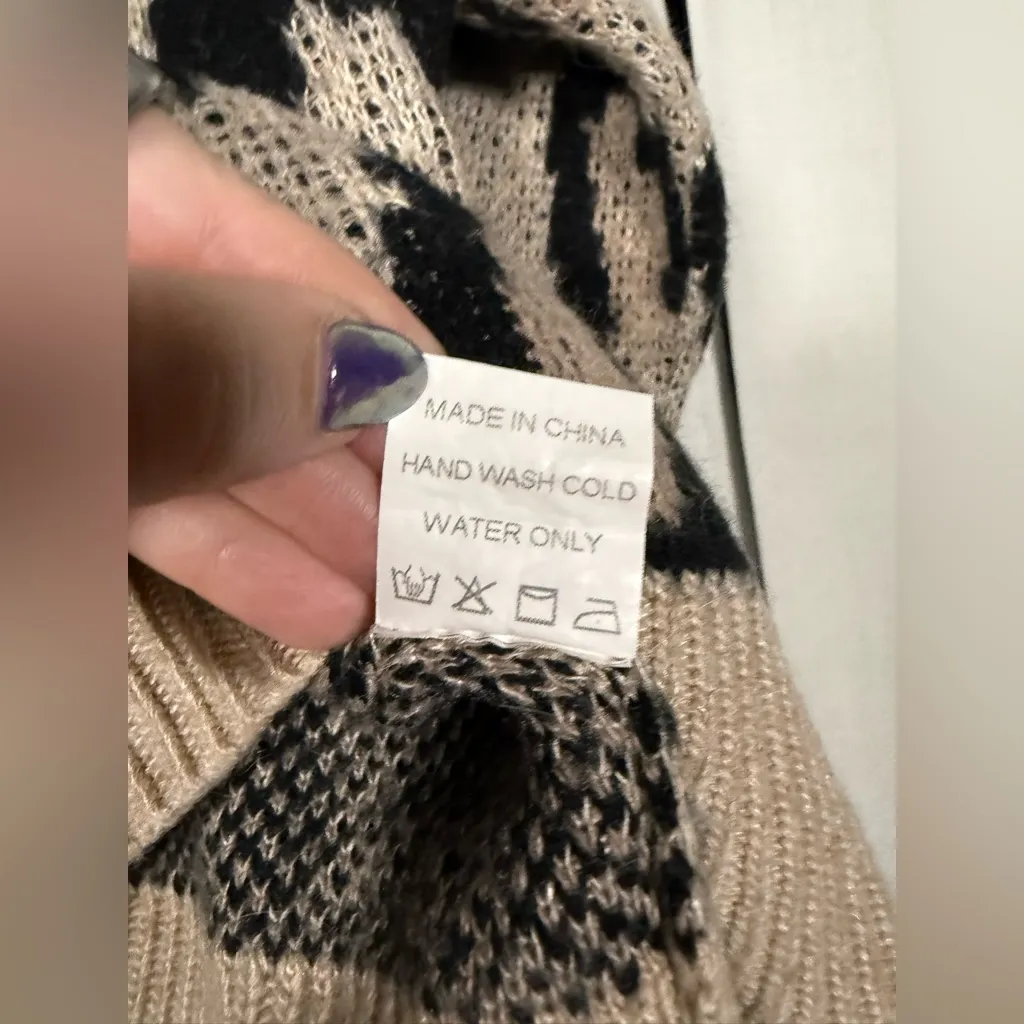 Vici Fuzzy Brown and Black Cheetah Print Pullover Hoodie Sweater Large - Image 8