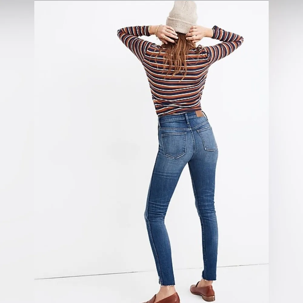 Madewell 10" High-Rise Skinny Jeans: Cutout Tulip Hem Edition - Image 4
