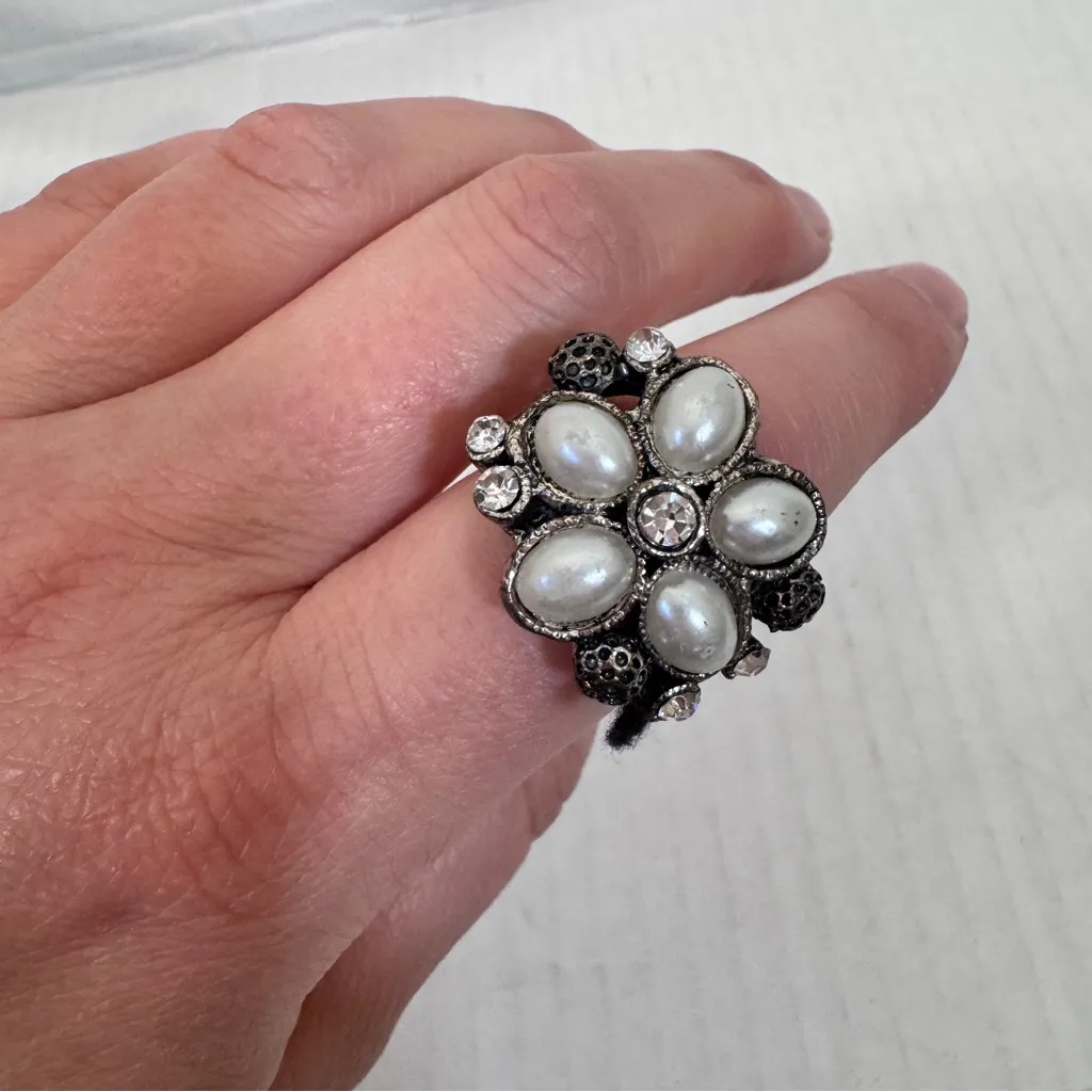 Vintage Silver Tone Rhinestone Faux Pearl Adjustable Ring Womens Jewelry Bling - Image 8