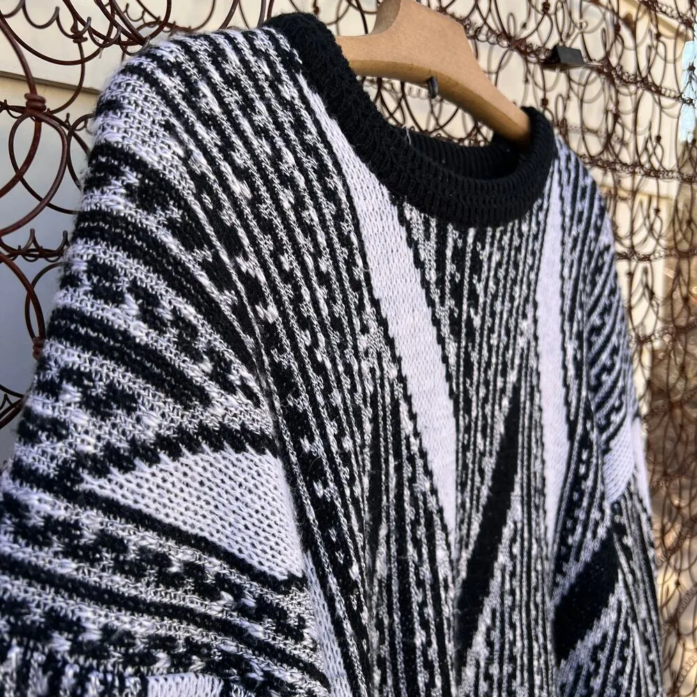 Vintage 80s expressions art deco chevron black and white grayscale knit sweater Size M - Image 3
