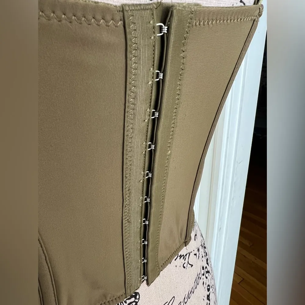 Out‎ From Under - Urban Outfitters -  Corset Top Olive Green Large NWOT - Image 6