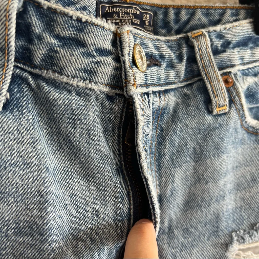 Abercrombie & Fitch‎ Women’s Annie High Rise Short Jean Shorts Size 28/6 - Image 6