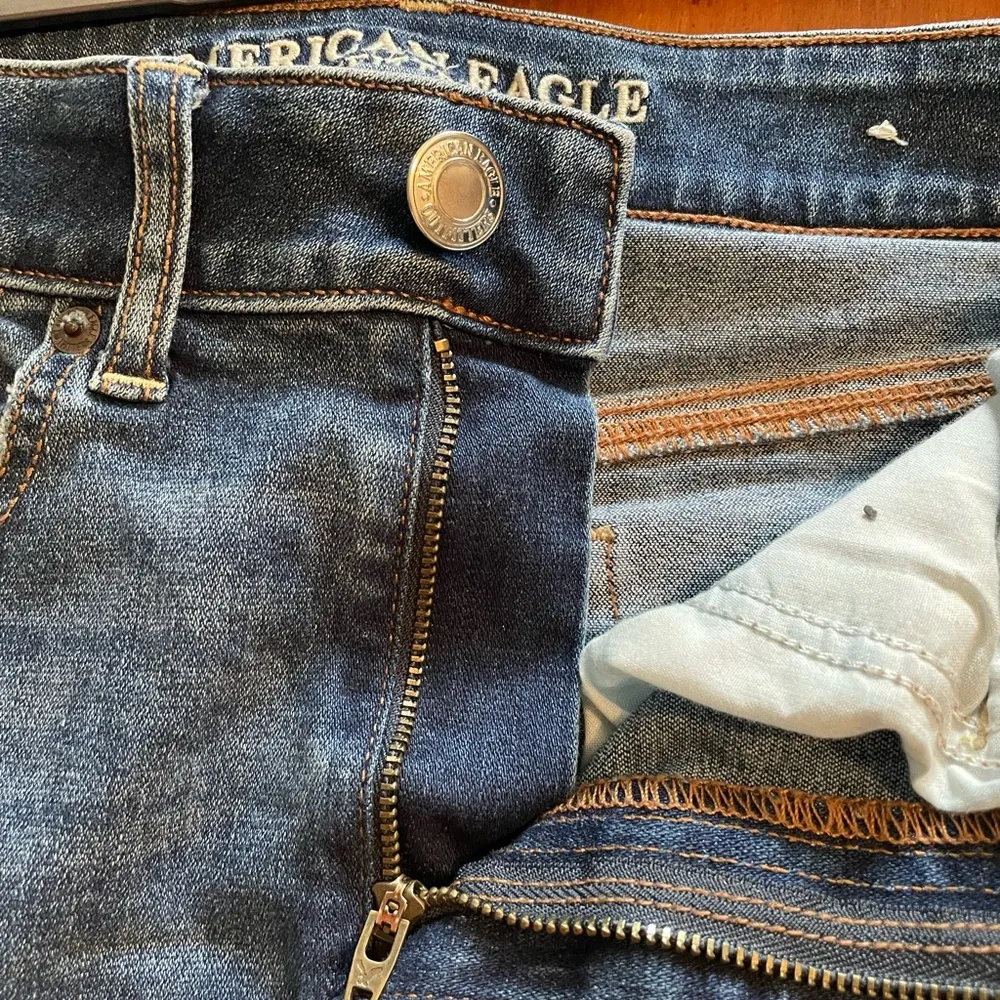 American Eagle Women’s Skirt Blue Denim Jean Distressed Frayed Hem Size 6 - Image 11