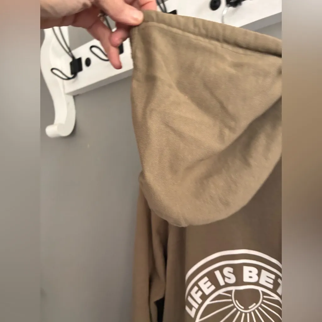 NWOT INDEPENDENT TRADING CO Tan “Life is Better in the Barn” Lightweight Hoodie Green Size M - Image 9