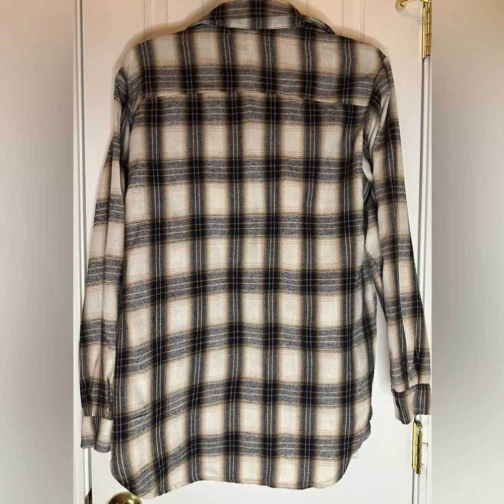 Plaid Oversized Buttoned Down Shirt - Image 5