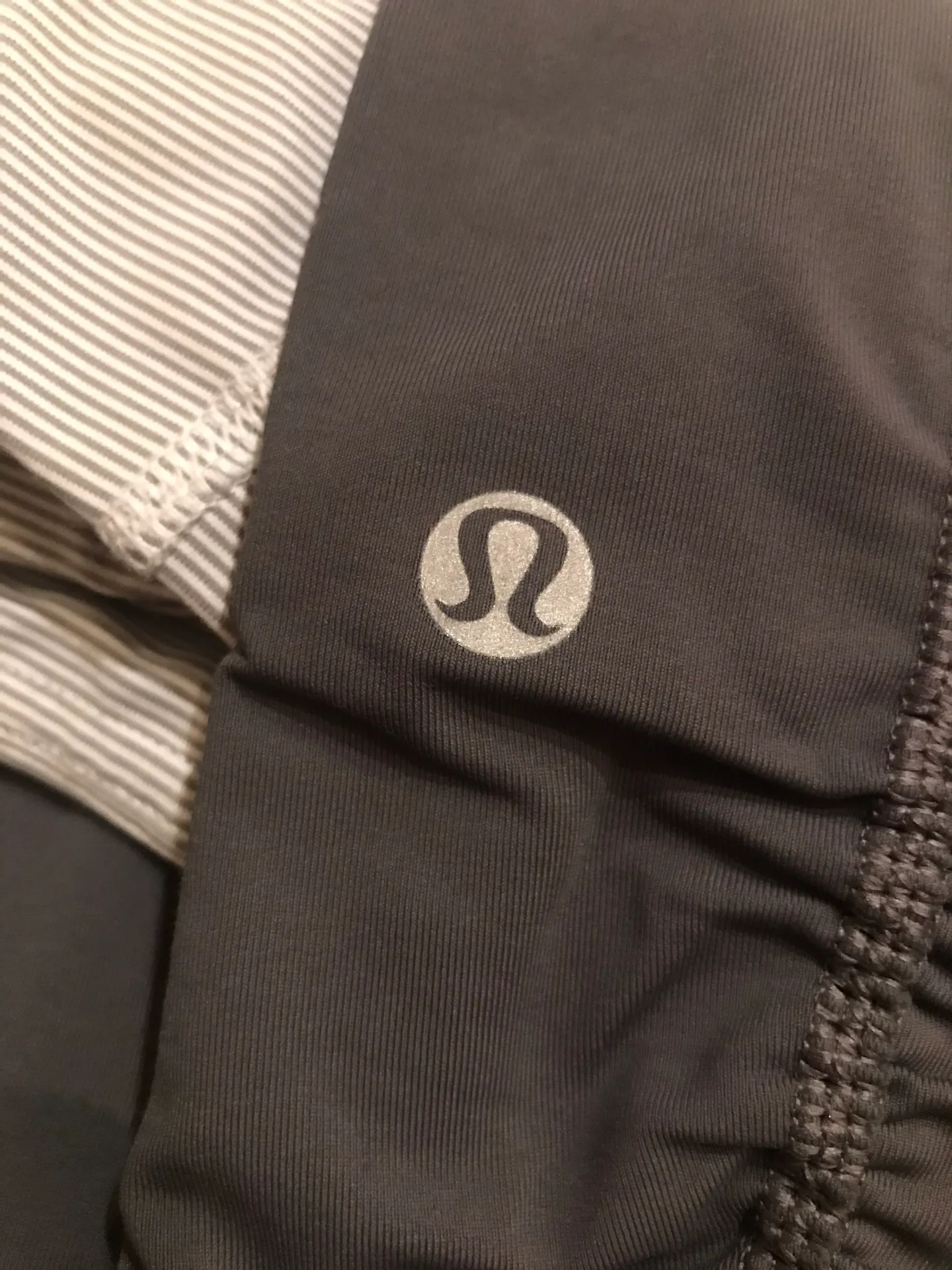 Run Tempo Crop Leggings - Image 4