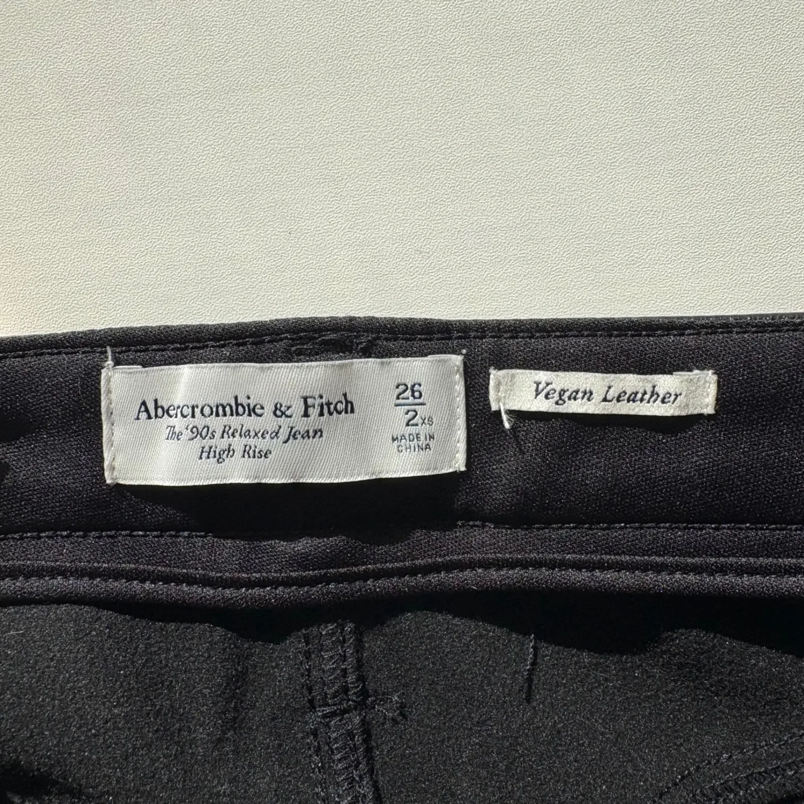 Abercrombie‎ Fitch Black Vegan Leather High Rise Relaxed Fit Pants Women's 26 - Image 3